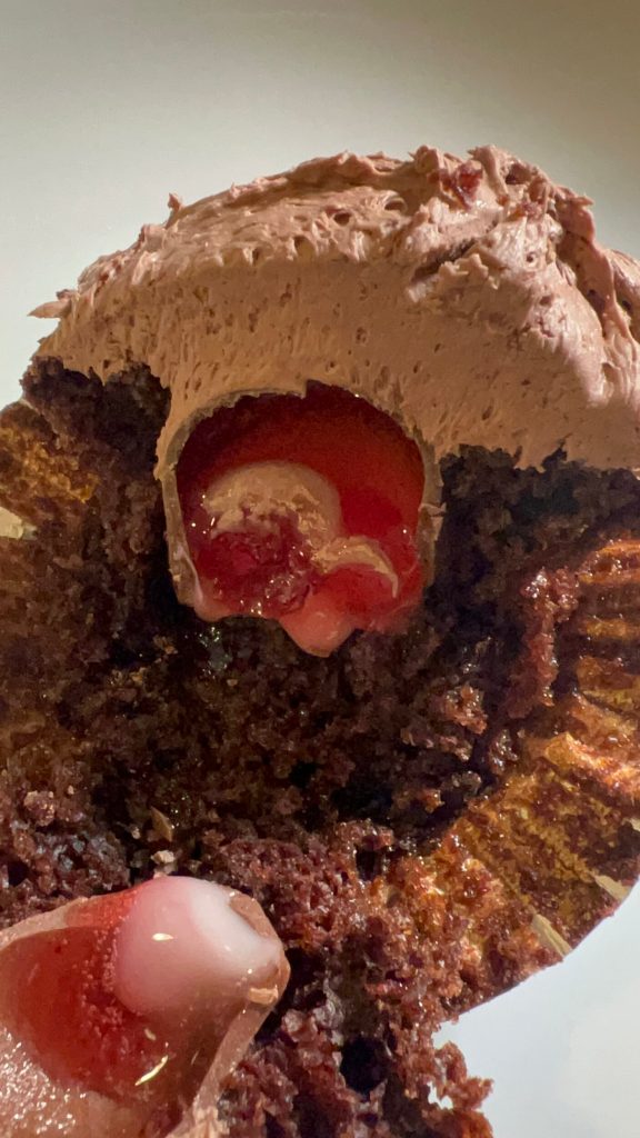 Easy Valentine's Dessert, Chocolate Cherry Cupcake 