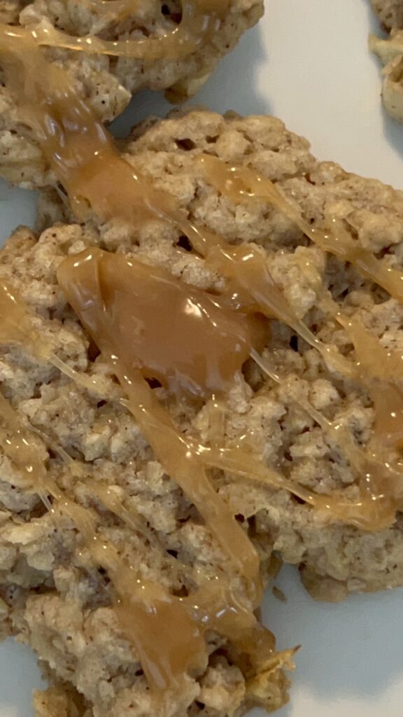 Apple Oatmeal Cookie with Caramel