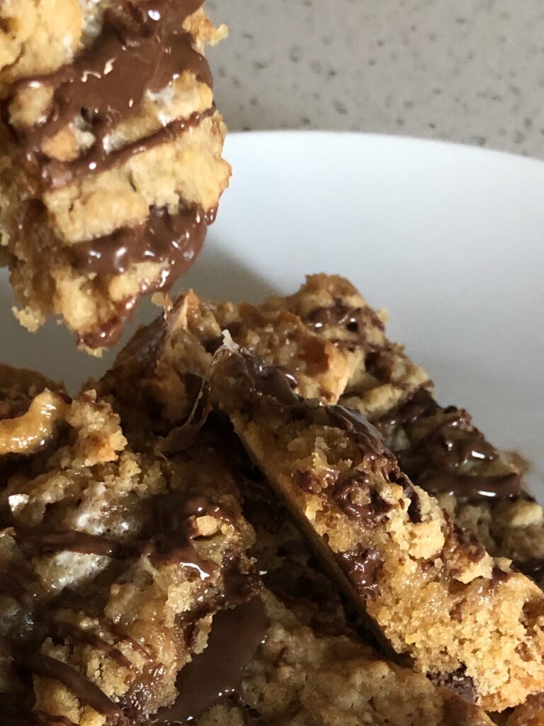 Delicious S'mores Cookie Bars