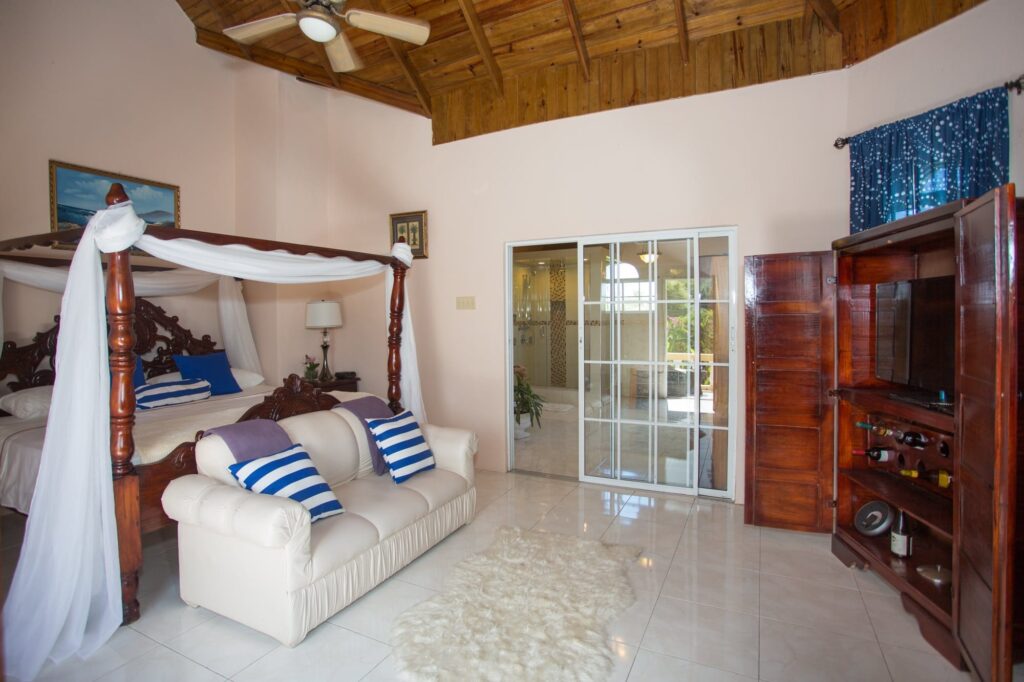 Jamaica villa master bedroom suite